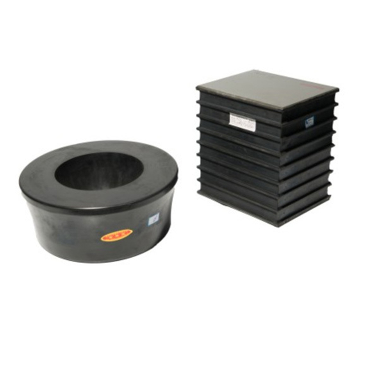 SS4系列牽(qian)引橡膠堆、橡膠堆(dui)