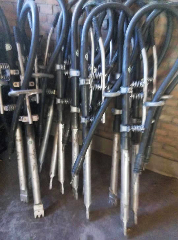 ND-4X4型一(yī)拖四内燃軟軸(zhóu)高頻搗固機